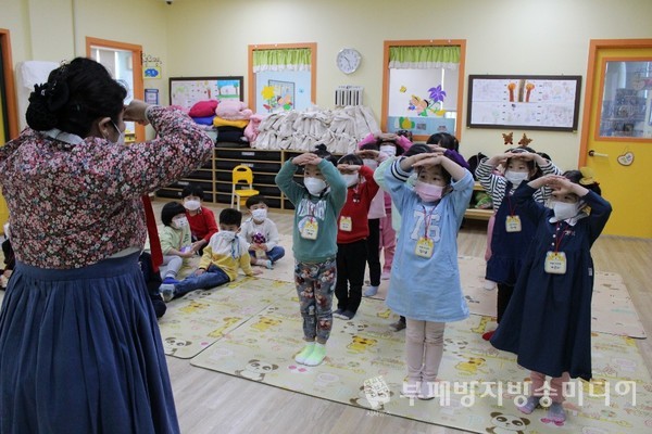 대전평생학습관, 행복한 미래를 여는 인성 예절교육 사진(사진제공=대전교육청)